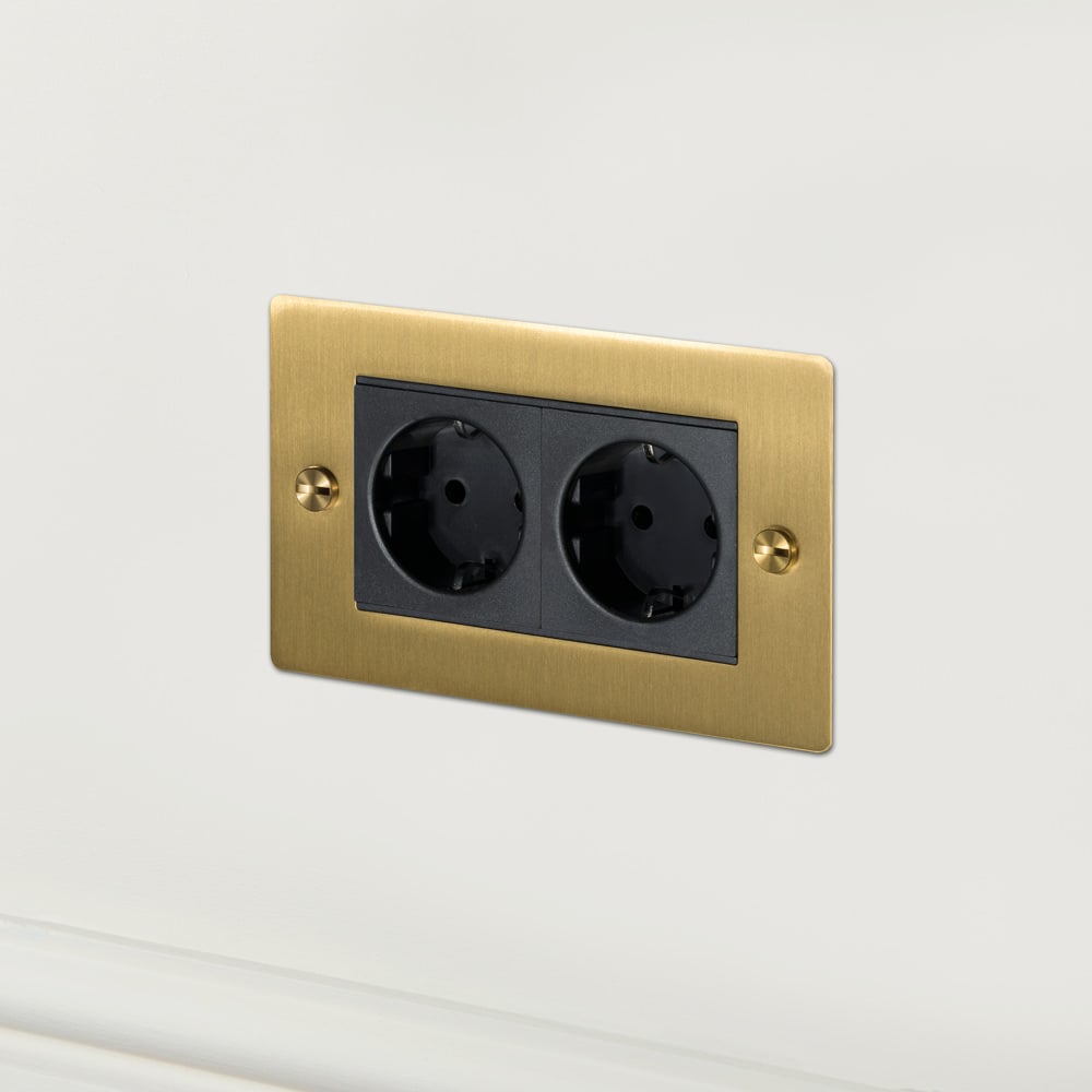 Buster + Punch UK - MG - CO - 2G - BR - A 2G Euro Socket Switch + Socket Brass - Araco Interiors