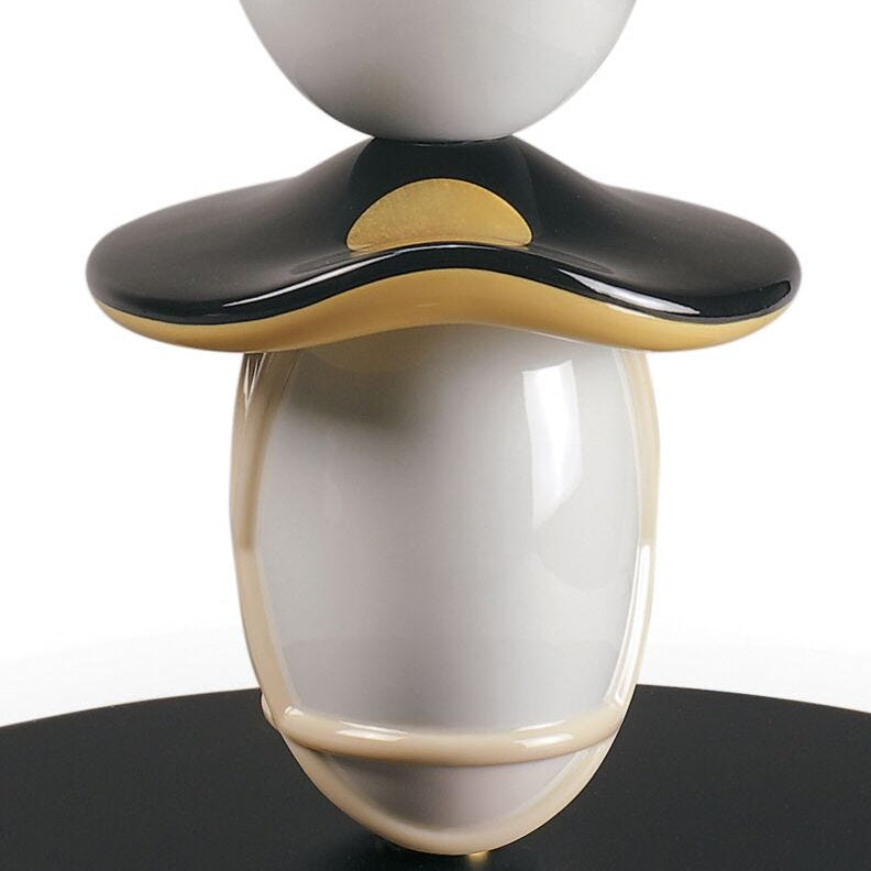 Lladro Hairstyle lamp (H/I/M) (UK) - Araco Interiors