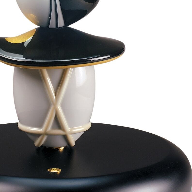 Lladro Hairstyle lamp (H/M) (UK) - Araco Interiors
