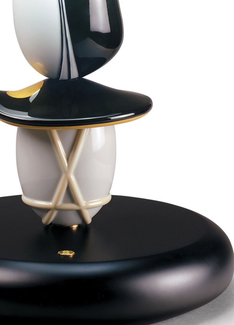 Lladro Hairstyle lamp (H/M) (UK) - Araco Interiors