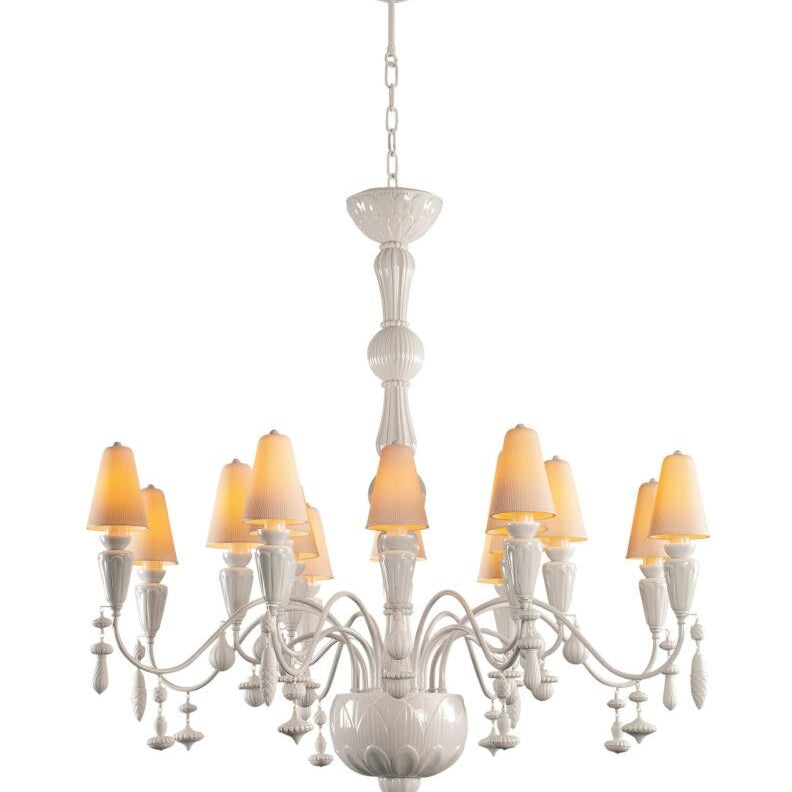 Lladro I&S - Chand.16l.(pM)(white)(CE/UK/CCC) - Araco Interiors