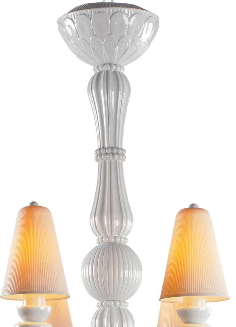 Lladro I&S - Chand.8l.(S)(white)(CE/UK/CCC) - Araco Interiors