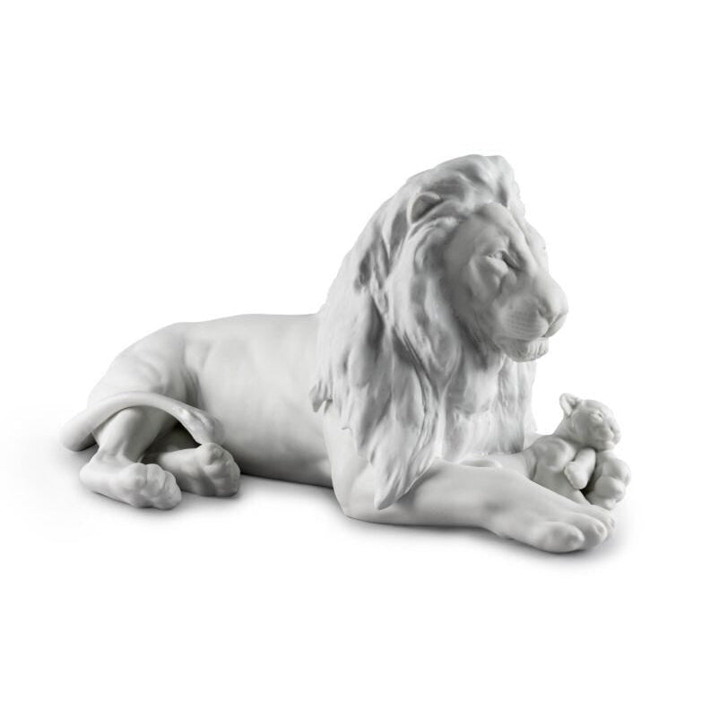 Lladro Lion With Cub - Araco Interiors