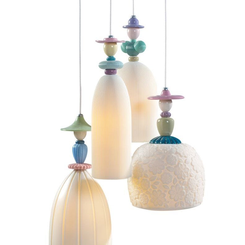 Lladro MD.HL.4l - Walking on the beach(CE/UK/CCC) - Araco Interiors