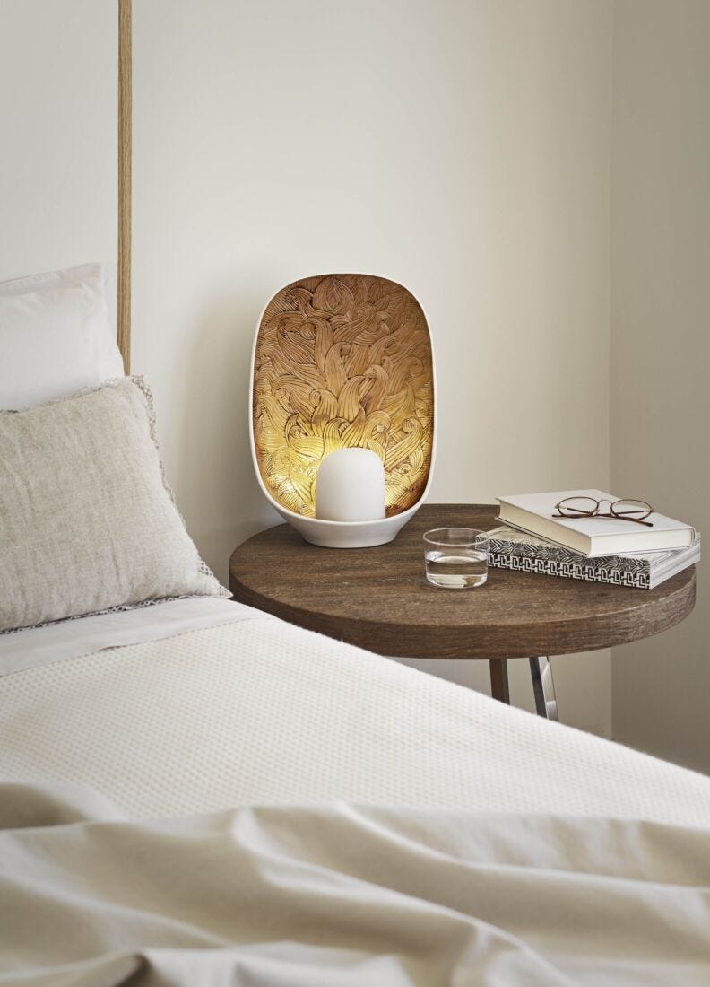 Lladro Mirage table lamp (UK) - Araco Interiors