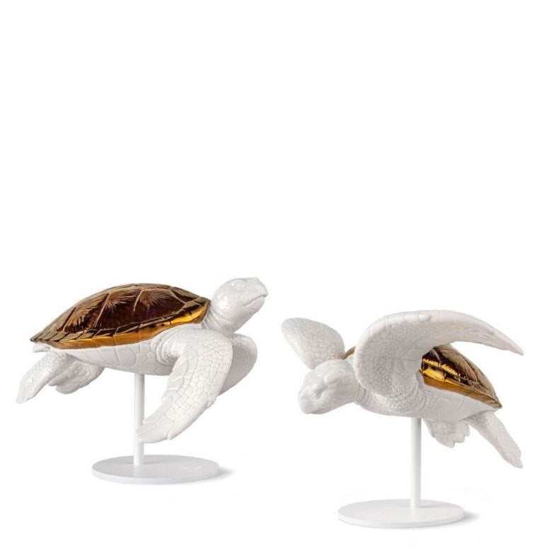 Lladro Sea turtles couple (white - copper) White Copper - Araco Interiors