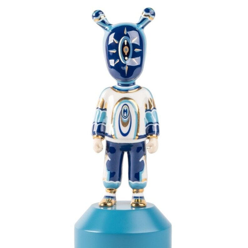 Lladro The Guest by Kzeng Jiang - Little Kzeng Jiang - Araco Interiors