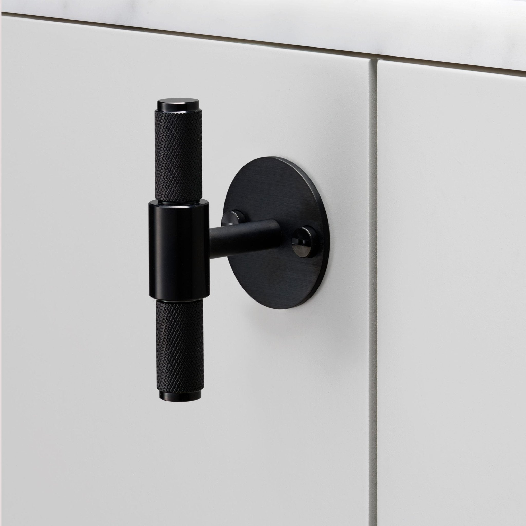 Buster + Punch UK - TB - HP - BL - C T - Bar - Plate Handle Black - Araco Interiors