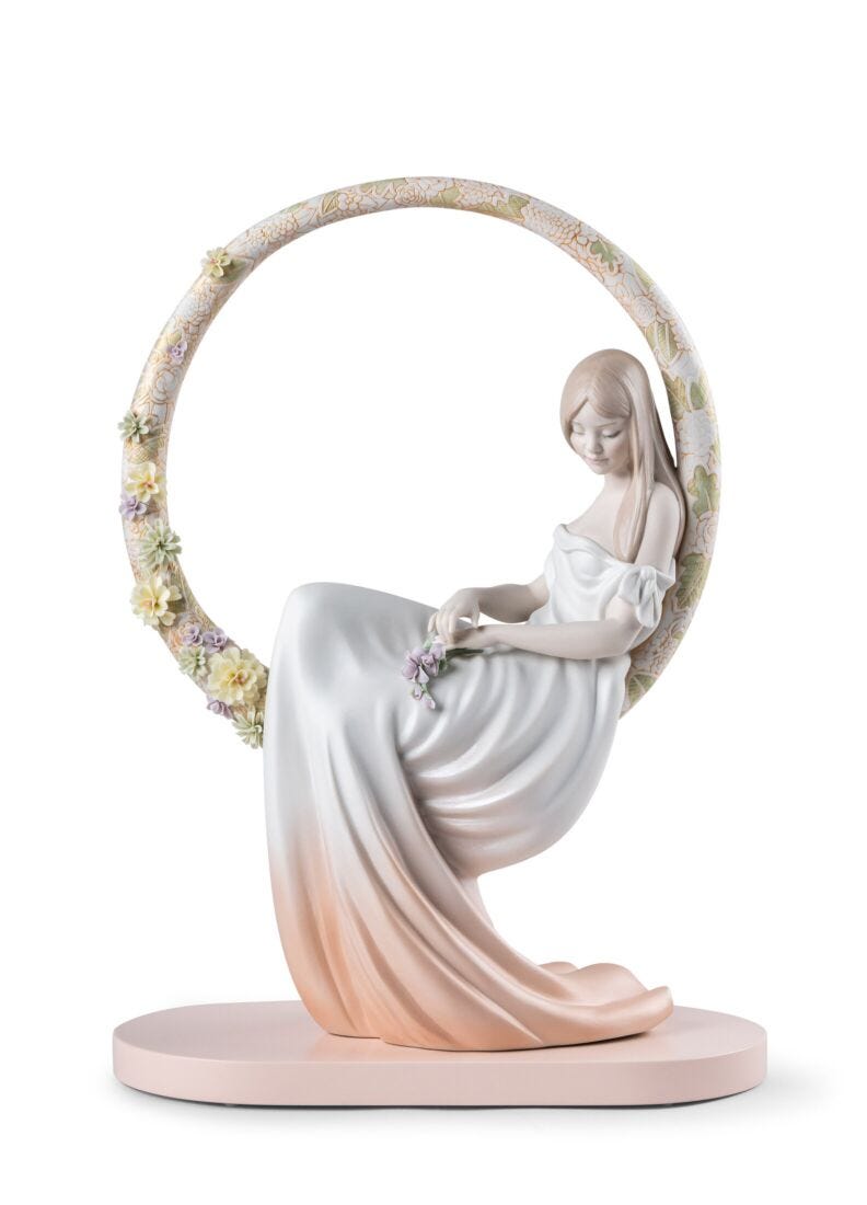 Lladro In her thoughts - Araco Interiors