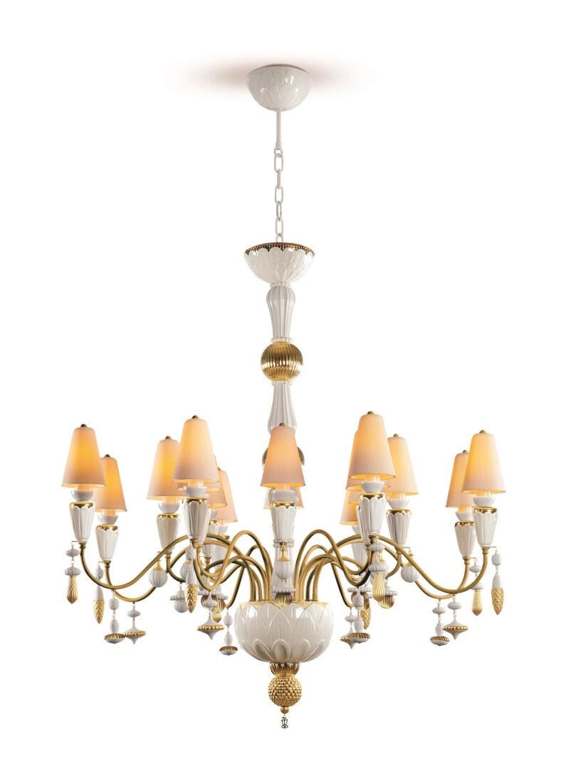 Lladro I&S - Chand.16l.(pM)(white - gold)(CE/UK/CCC - Araco Interiors