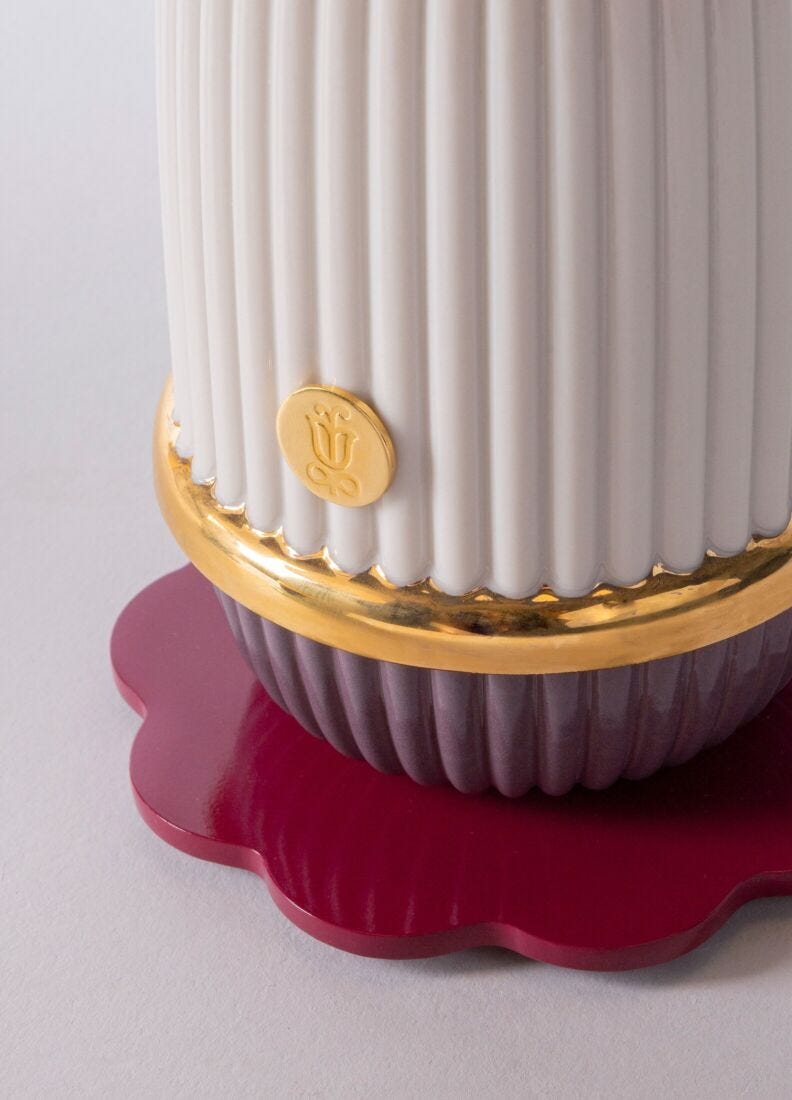 Lladro Kokeshi Lamp - cream - Araco Interiors